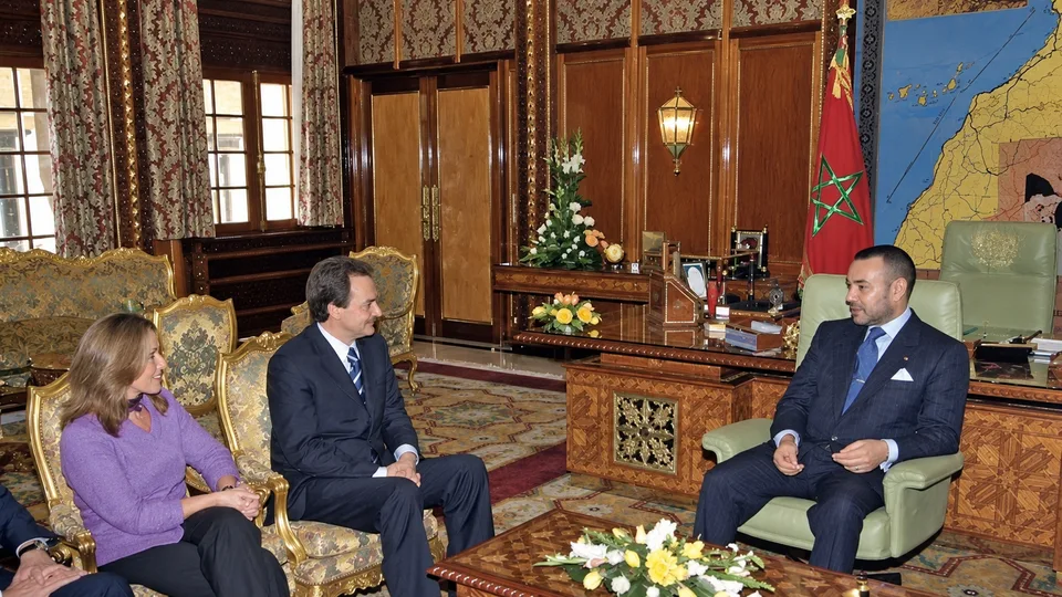 José Luis Rodríguez Zapatero durante su viaje a Rabat de diciembre de 2001, cuando PSOE y USFP firmaron un convenio de cooperación.
