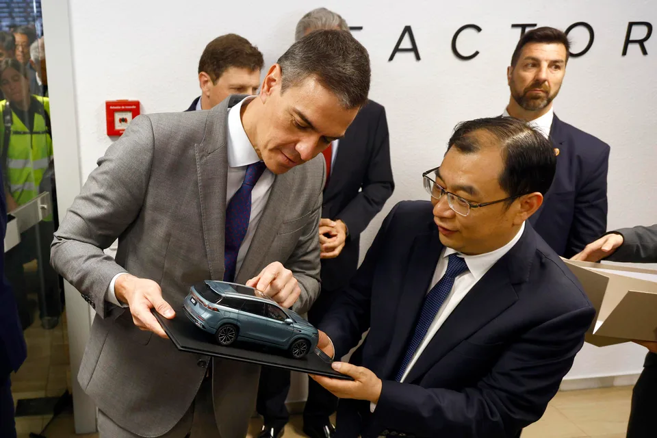 España quiere capital chino, pero no fábricas vacías de tecnología: la nueva batalla por quién controla el valor industrial
