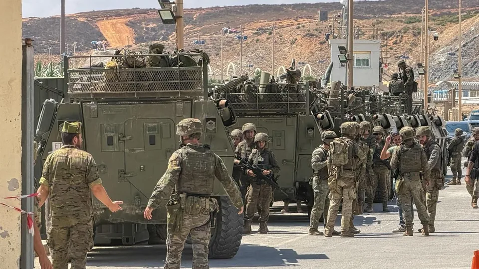 Efectivos de las Fuerzas Armadas en Ceuta en el contexto del dispositivo extraordinario posterior a la crisis del 30-J.