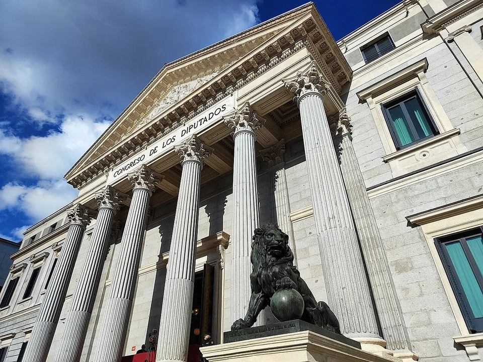 Fachada real del Palacio de las Cortes, sede del Congreso de los Diputados de España, fotografiada en diciembre de 2023.