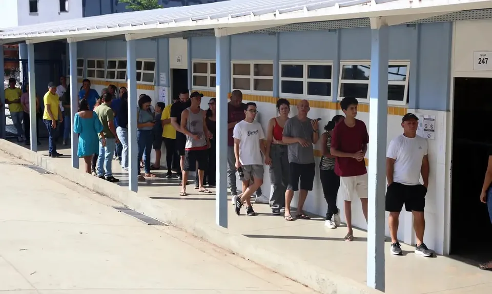 Fotografía del magistrado brasileño Cristiano Zanin difundida el 25 de octubre de 2026 por Agência Brasil en la noticia de la ampliación del horario electoral.