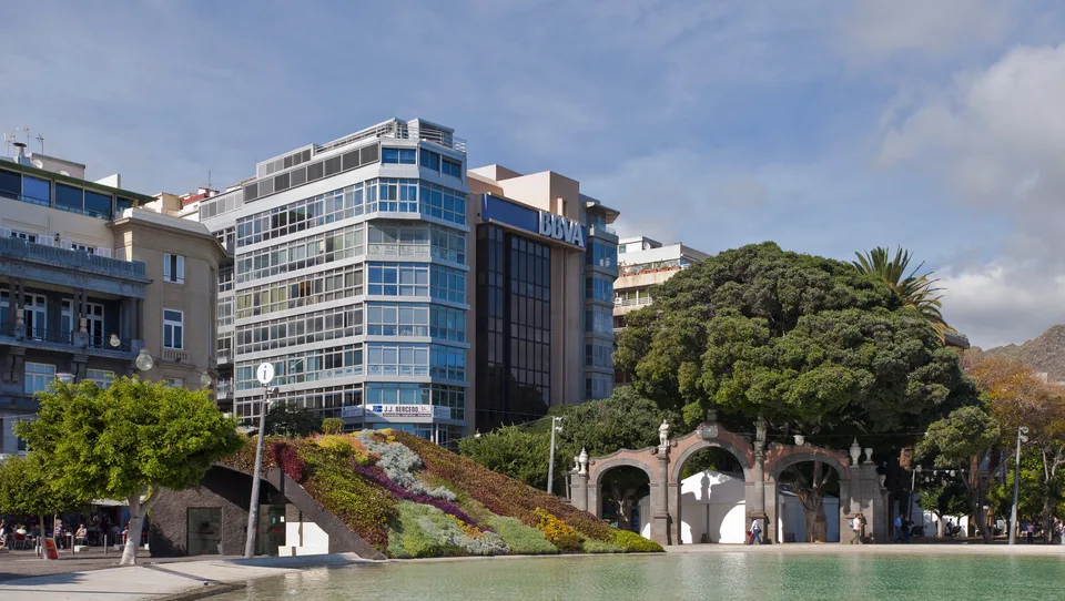 Plaza de España en Santa Cruz de Tenerife, área de la isla bajo aviso preventivo.