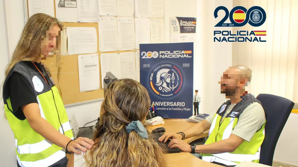 Fotografía difundida con la información policial de las detenciones en Cartagena relacionadas con la entrega irregular de una bebé y la denuncia de un falso secuestro.