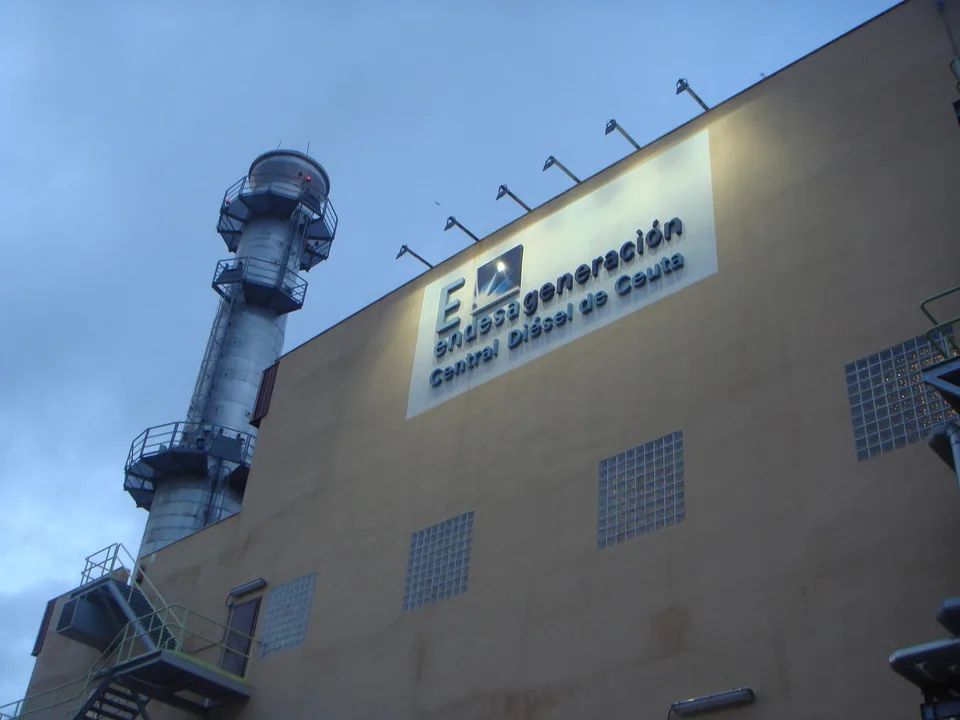 Edificio de la Central Diésel de Endesa en Ceuta, fotografiado antes del apagón del 21 de octubre de 2026.