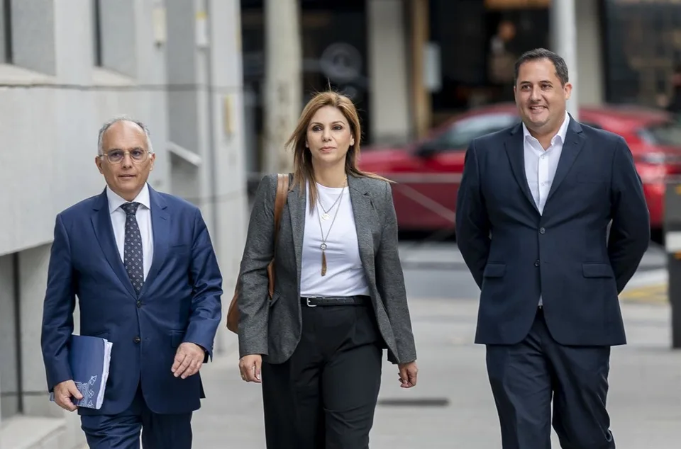 Consejeros de Ceuta Alberto Gaitán, Nabila Benzina y Alejandro Ramírez llegan a la Audiencia Nacional el 27 de octubre de 2026.