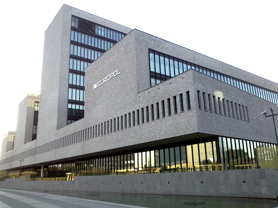 Fotografía de archivo de la sede de Europol en Países Bajos, institución que participa en cooperación policial internacional; no muestra la operación contra ciberestafas.