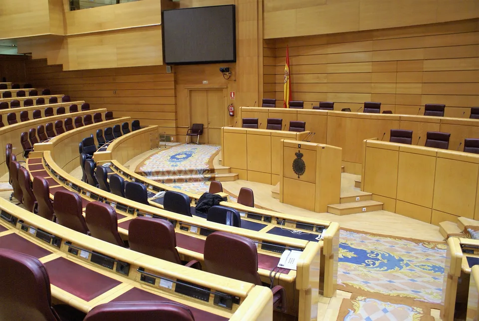 Hemiciclo del Senado de España en su nuevo edificio. Fotografía real de archivo (2012); no documenta el hecho del 20 de octubre.