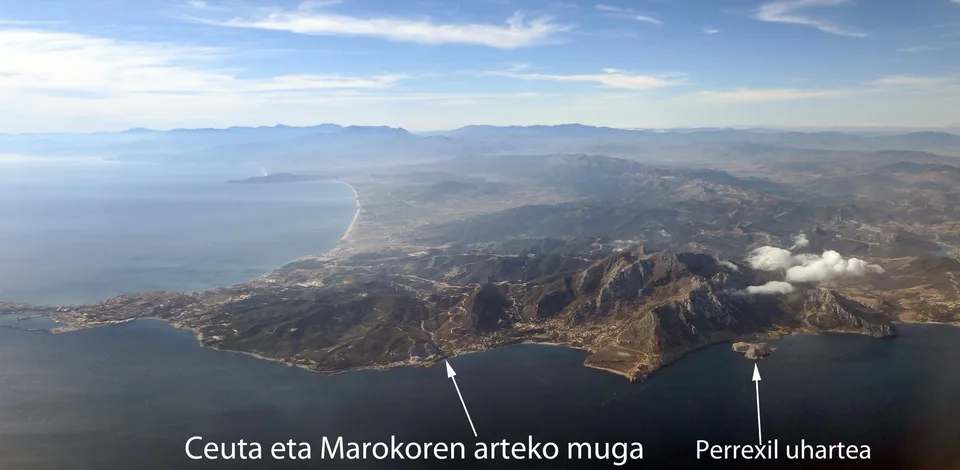 Vista aérea real del territorio de Ceuta y de la costa de Marruecos, septiembre de 2019.