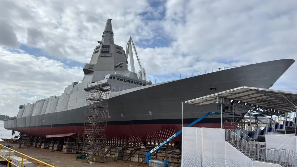 Fragata F-112 Roger de Lauria en la grada de Navantia en Ferrol, antes de su botadura prevista para el 27 de octubre de 2026.