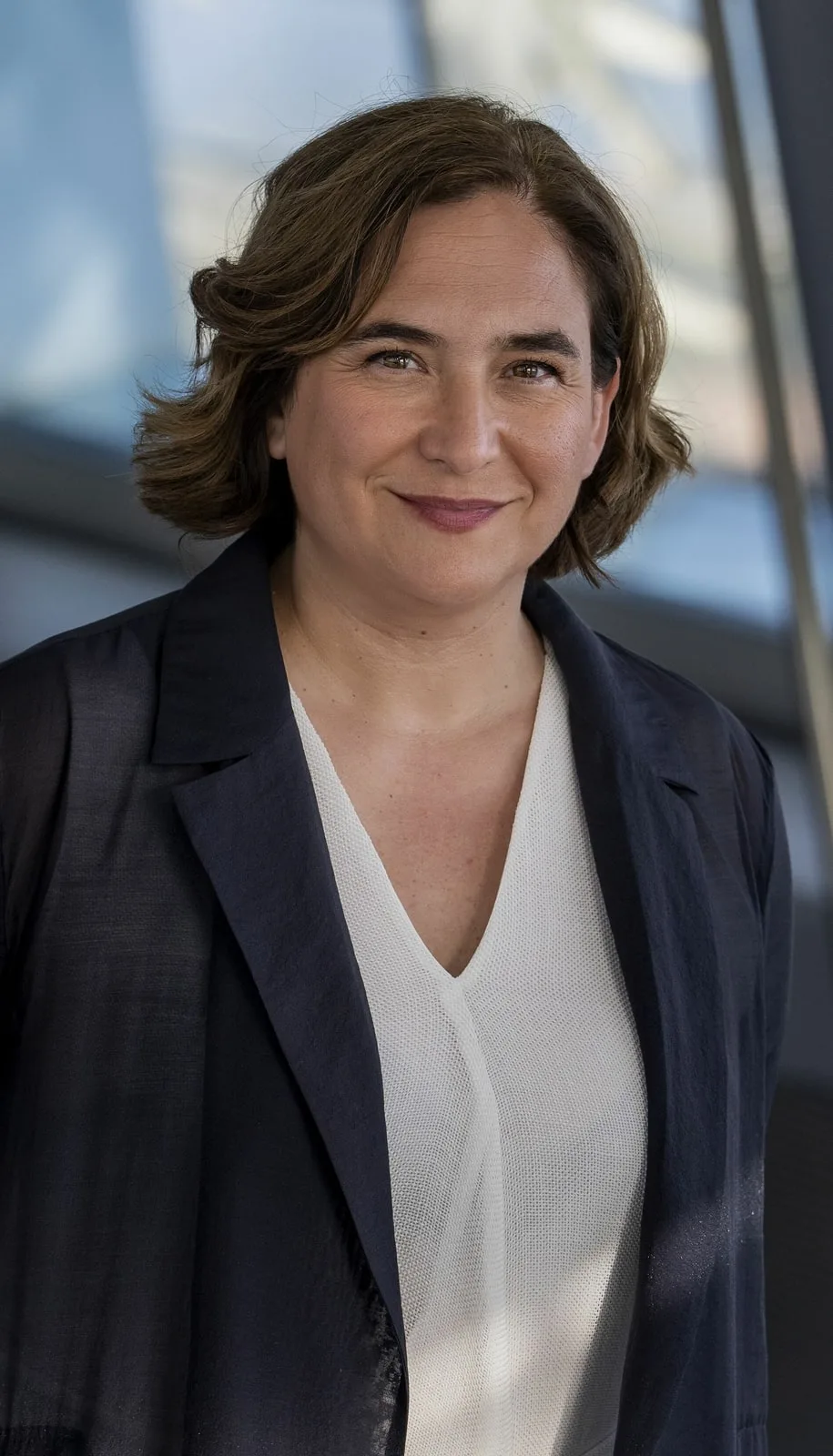 Retrato auténtico de Ada Colau realizado en 2022, cuando era alcaldesa de Barcelona; fotografía de archivo, anterior a la propuesta fiscal de 2026.