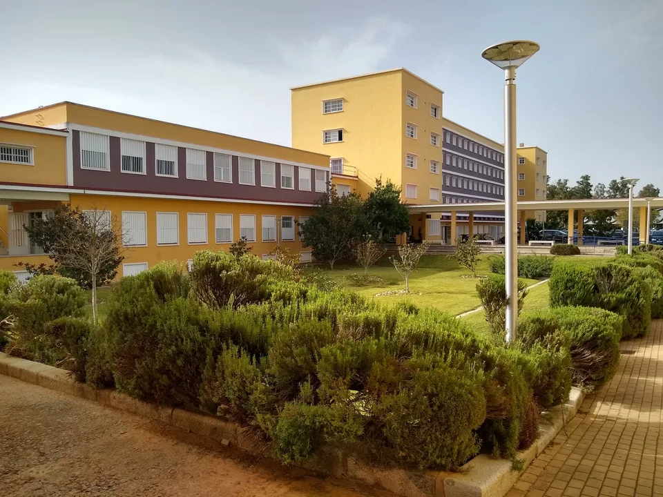 Campus de la Universidad Pablo de Olavide, en Dos Hermanas (Sevilla). Fotografía documental de archivo de 2022; no muestra la reunión ni acontecimientos de octubre de 2026.