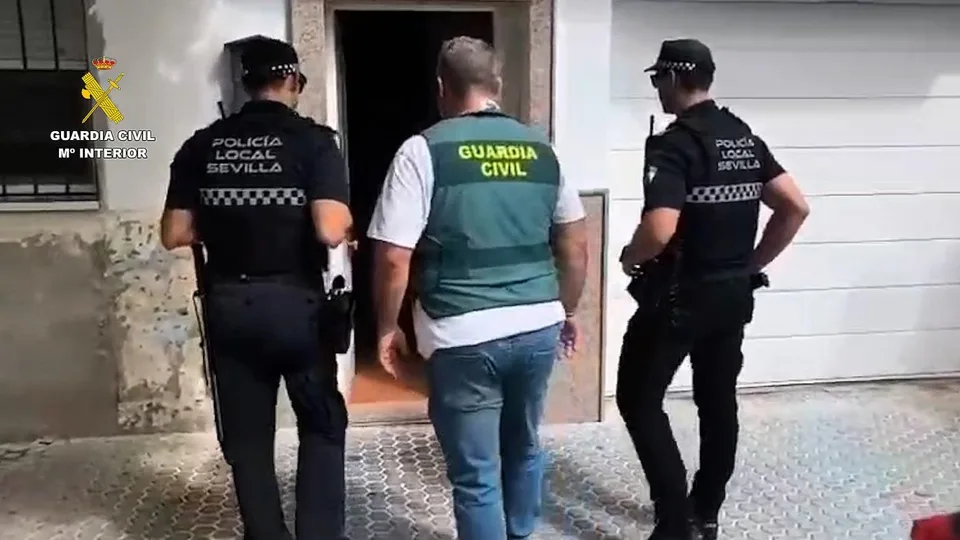 Imagen policial real difundida por el Ministerio del Interior durante la operación Bonifaz del 26 de octubre de 2026.