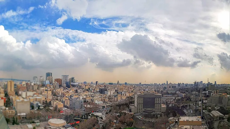 Vista general de Teherán, capital de Irán, fotografía documental de archivo tomada en 2021; no muestra la red militar identificada por Reuters