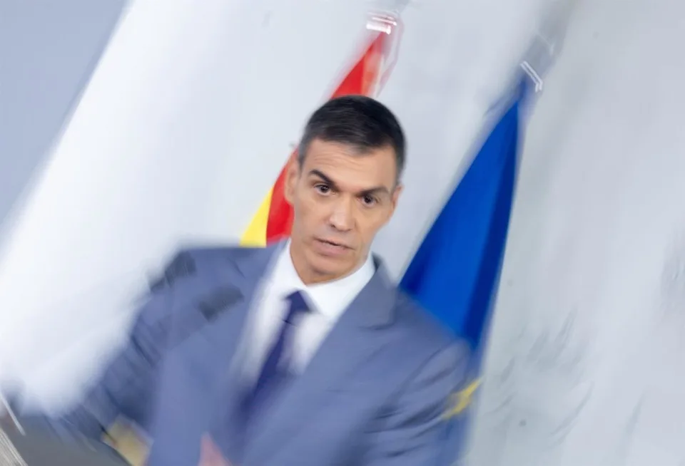 Pedro Sánchez interviene en la rueda de prensa del Palacio de la Moncloa del 6 de octubre de 2026, objeto del expediente abierto por la Junta Electoral Central.