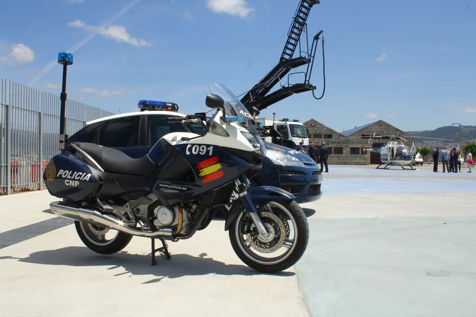 Vehículo de la Policía Nacional fotografiado durante unas jornadas policiales en Vigo, 2012. Imagen de archivo; no pertenece al vídeo de Málaga.