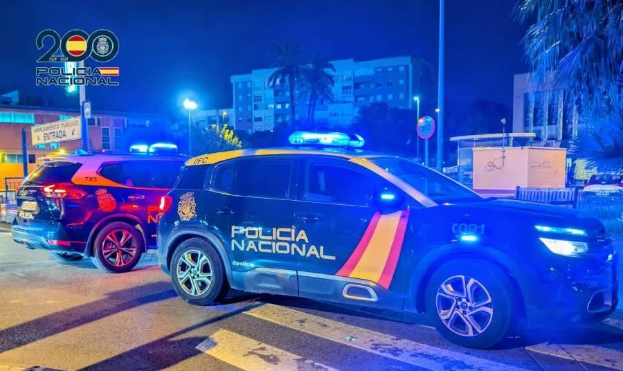 Patrullas de la Policía Nacional fotografiadas de noche en Molina de Segura, imagen publicada junto al caso de la tentativa de homicidio del 21 de octubre.