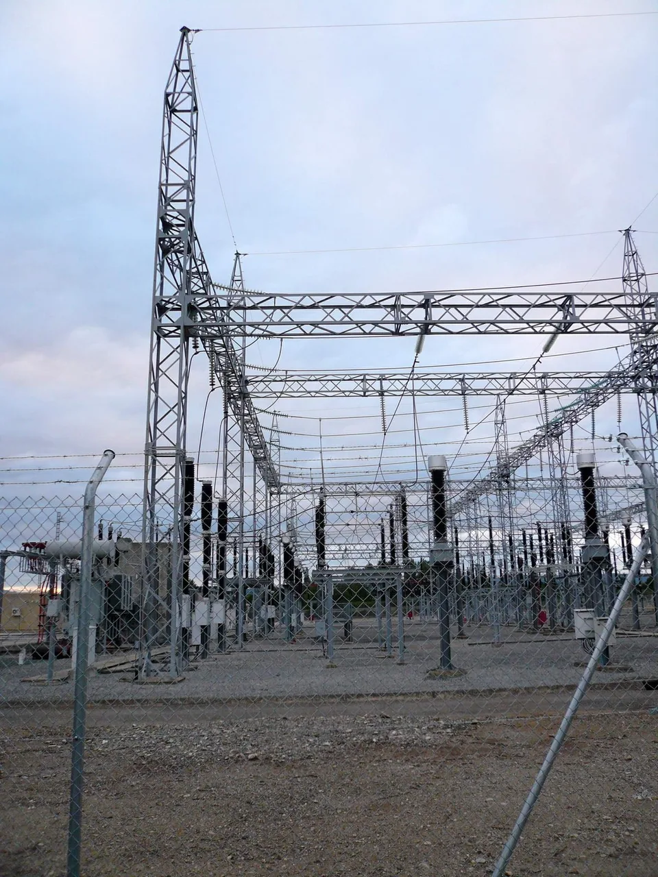 Instalación real de una subestación eléctrica de Red Eléctrica en Miranda de Ebro, Burgos, fotografiada en 2021.