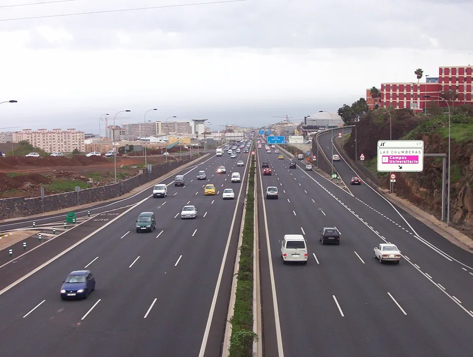 Autopista TF-5 de Tenerife a la altura de San Cristóbal de La Laguna, en una foto de archivo de 2003.