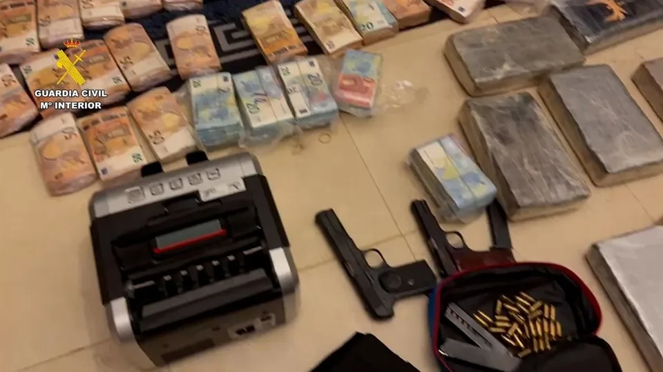 Material intervenido por Guardia Civil en la operación Uroboros contra red de cocaína en el Puerto de Algeciras.