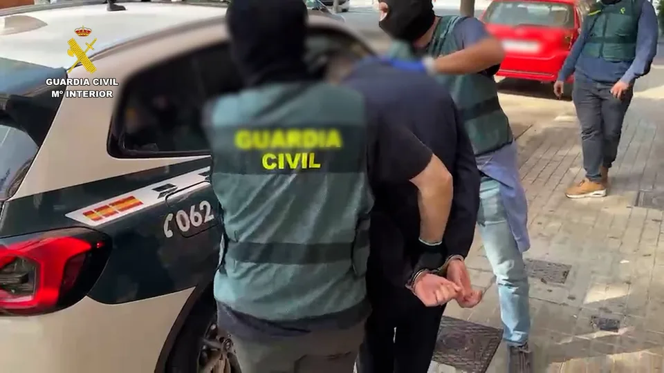 Fotografía documental suministrada por la Guardia Civil sobre el operativo en Picanya el viernes 30 de octubre de 2026.