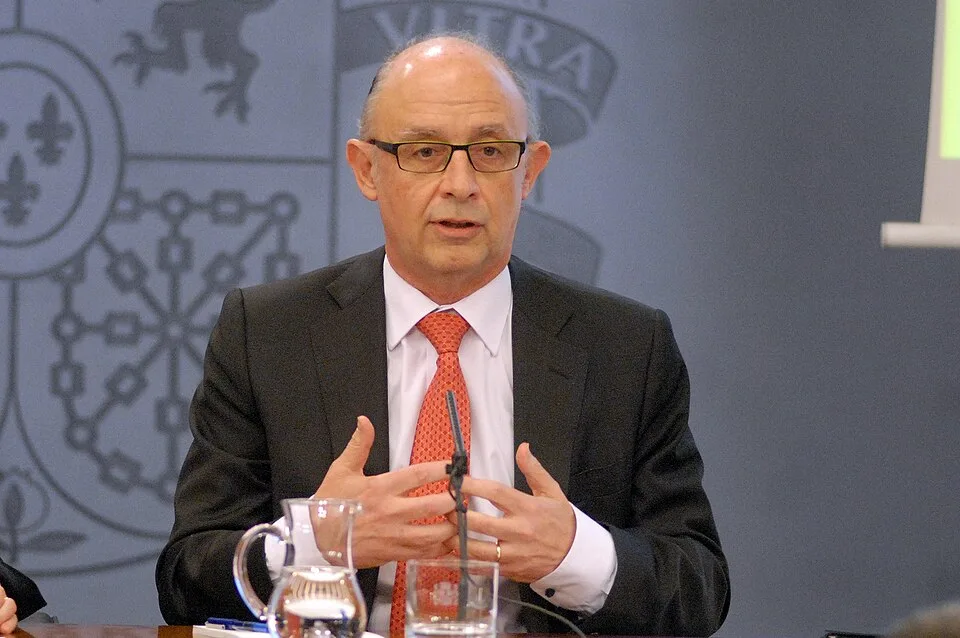 El caso Montoro llega al Supremo antes de resolver el fondo: Tarragona y Madrid disputan quién debe investigar