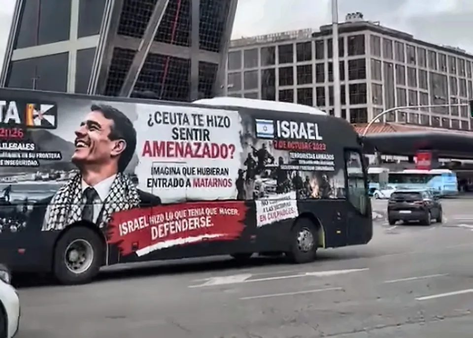 ACOM lleva el 7-O a las calles de Madrid: una campaña serena que obliga a mirar donde muchos prefieren apartar la vista