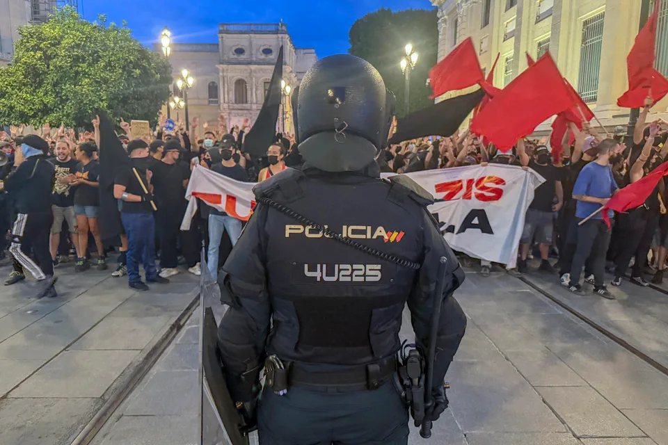 Dispositivo de la Policía Nacional durante las protestas celebradas en Sevilla.