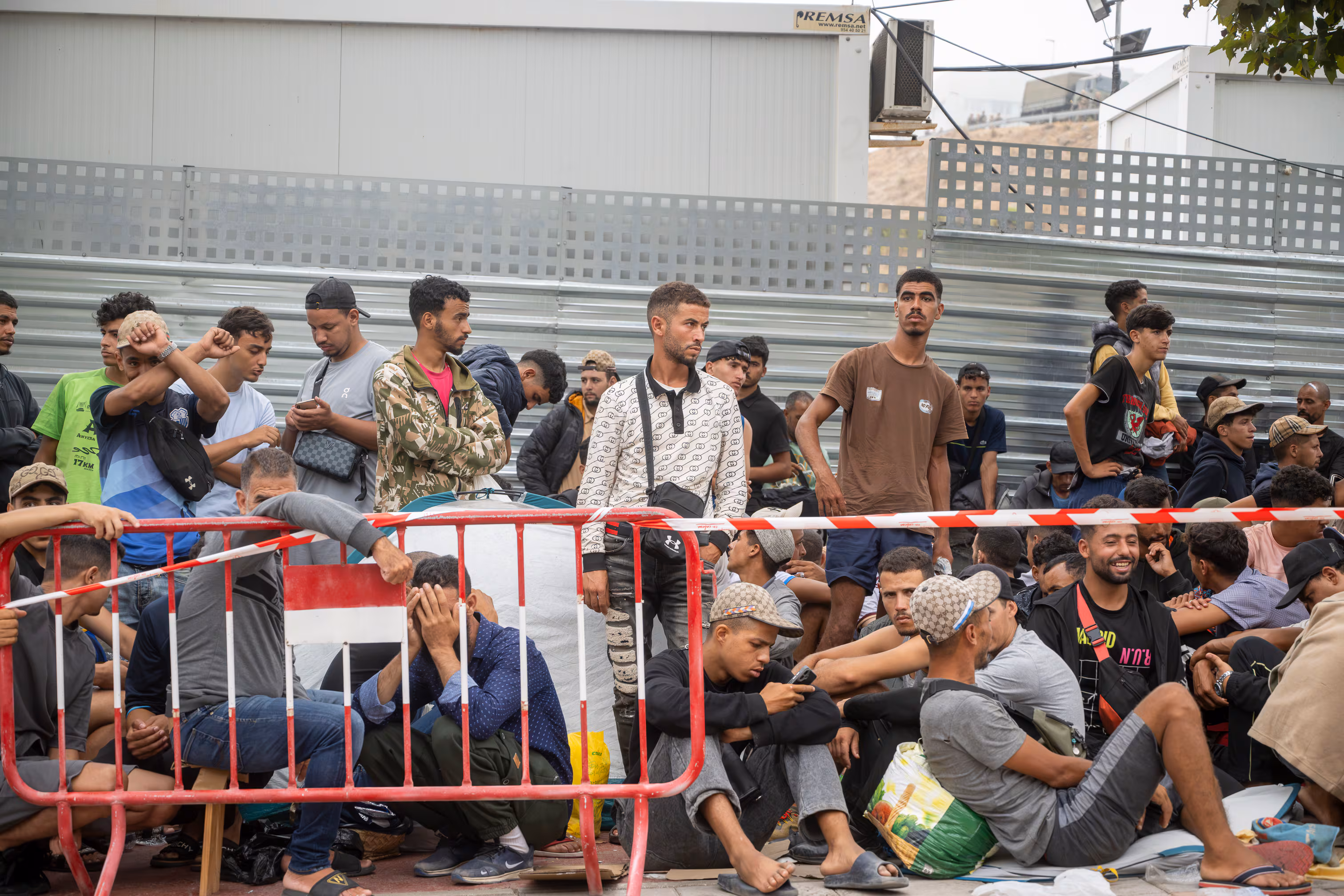 Dispositivo de identificación y acogida de personas migrantes en Ceuta tras la entrada masiva del 30 de julio de 2026.