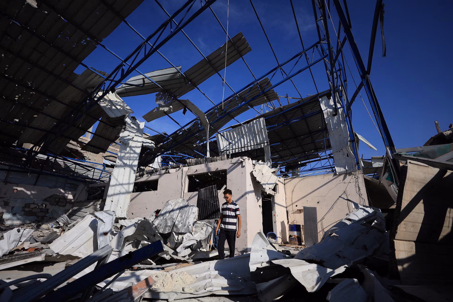 Un año del plan de Trump para Gaza: el alto el fuego evita la guerra total, pero el desarme, la retirada y la reconstrucción siguen bloqueados